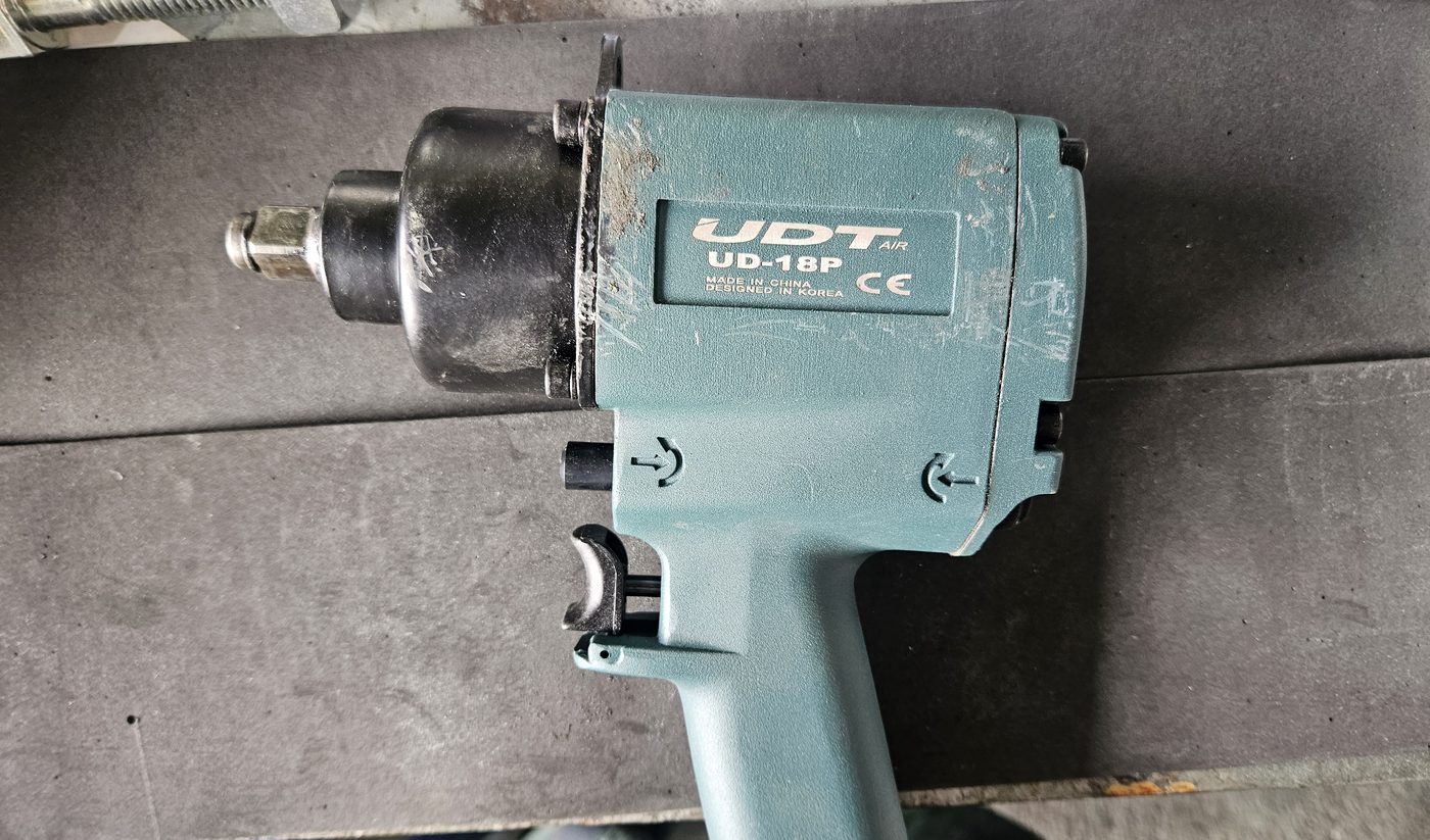 M24拧紧试验使用的700 N·m气动工具